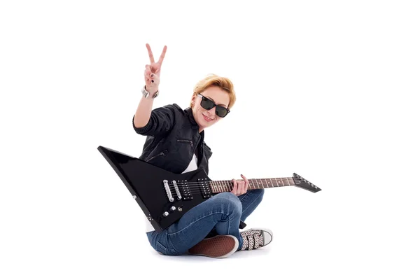 Rocková dívka si hraje elektrickou kytaru — Stock fotografie