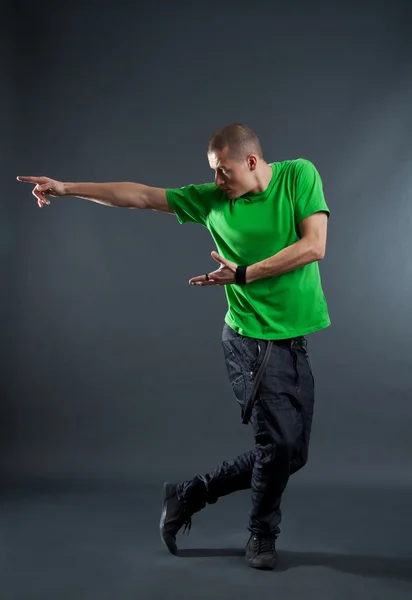 Breakdancer zeigt sein Können — Stockfoto