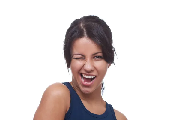 Lächelnde Frau posiert für die Kamera — Stockfoto