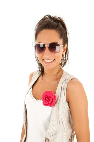 Hermosa joven con gafas de sol — Foto de Stock