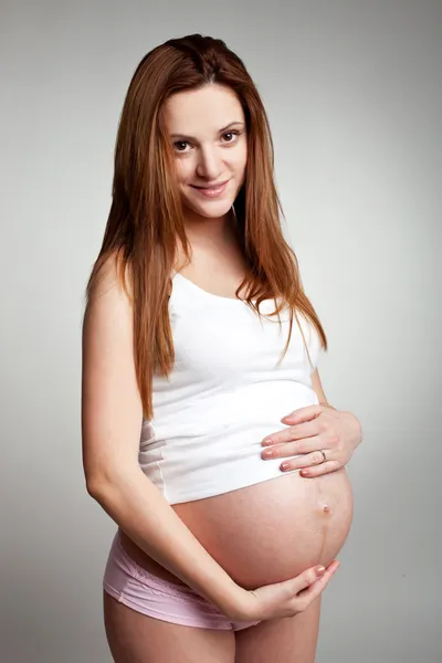 Belle femme enceinte — Photo