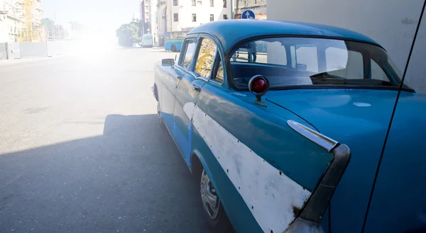 오래 된 스타일 블루 자동차 스톡 사진