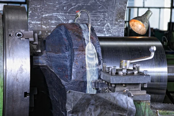 Máquina con refrigerante para trabajar el metal —  Fotos de Stock