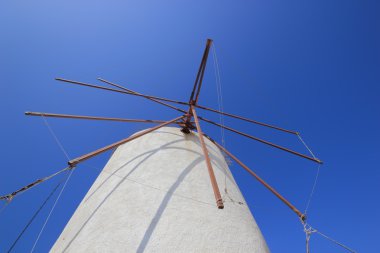 Santorini Adası'nda yel değirmeni