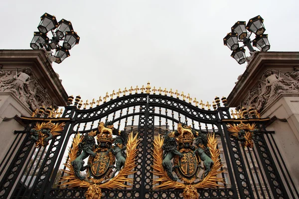Brány Buckinghamského paláce — Stock fotografie