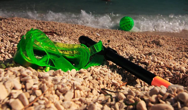 Šnorchl a zelené brýle maska — Stock fotografie