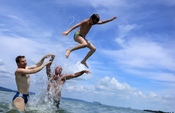 Jumping at the beach — Stock Photo, Image