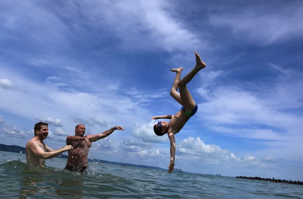 Jumping at the beach — Stock Photo, Image