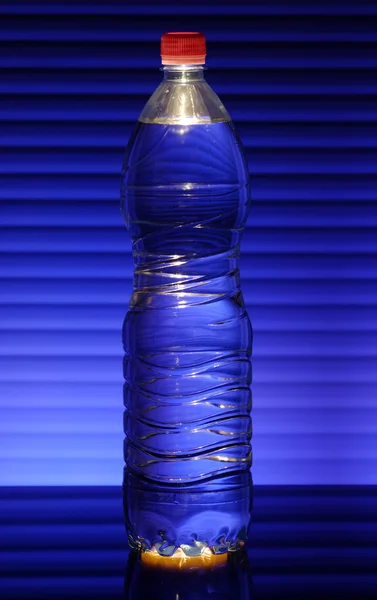 Fles mineraalwater — Stockfoto