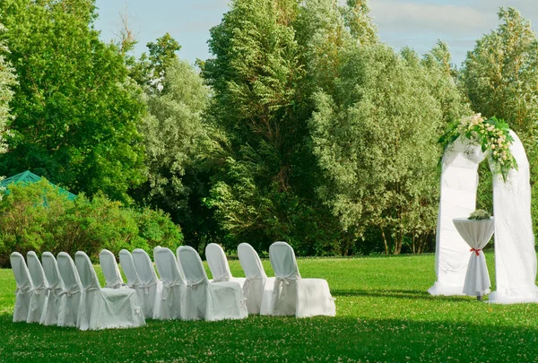 Utomhus bröllopsceremoni — Stockfoto