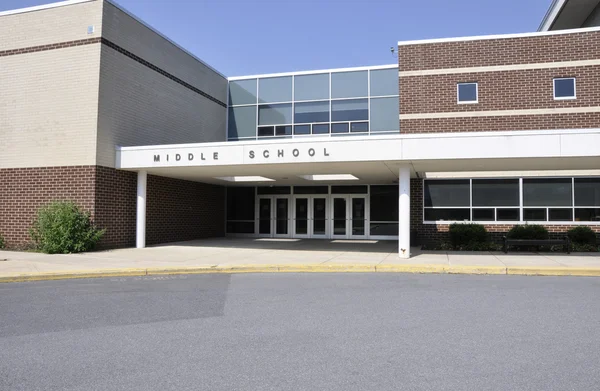 Middle school building — Stock Photo, Image