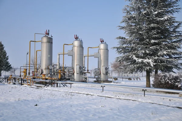 Refinería en paisajes invernales —  Fotos de Stock