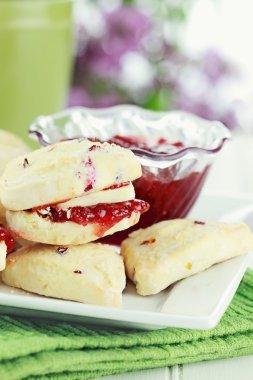 Kızılcık scones