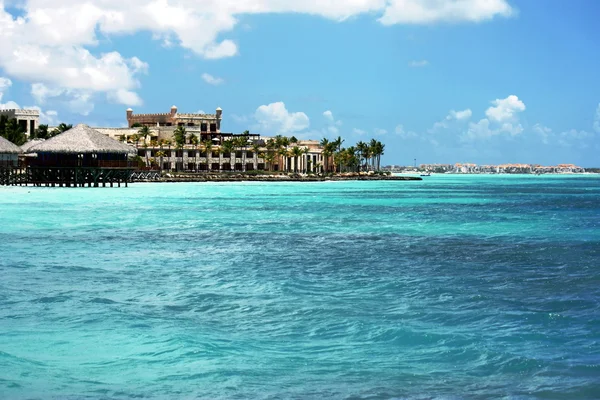 Luxury hotel complex and coastline on Cap Cana seaside — Stock Photo, Image