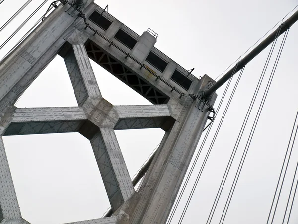 Γέφυρα κόλπων του Σαν Φρανσίσκο από κοντά κατά την οδήγηση — Φωτογραφία Αρχείου