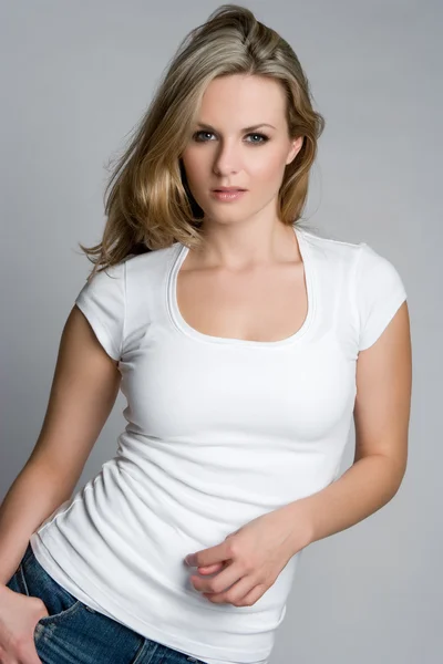 흰색 tshirt 여자asszony fehér póló — 스톡 사진