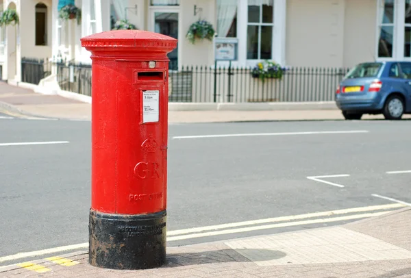 Roter britischer Briefkasten — Stockfoto