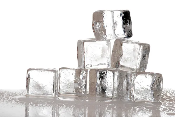 Cubes de glace fondus — Photo