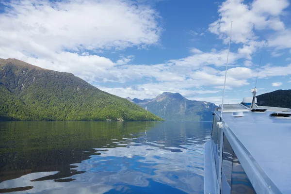 Passeio de barco Fiord — Fotografia de Stock