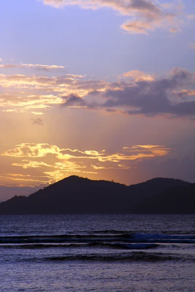 Sonnenuntergang auf der Insel La Digue, Seychellen — Stockfoto