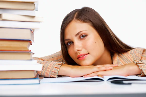 Bir kitap ile bir kız öğrencinin yakın çekim — Stok fotoğraf