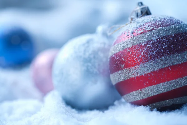Χριστουγεννιάτικο στολίδι σε φόντο blured — Φωτογραφία Αρχείου