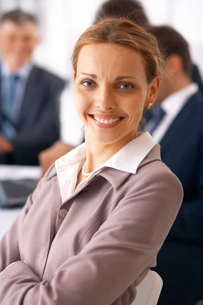 Geschäftsfrau lächelt. — Stockfoto