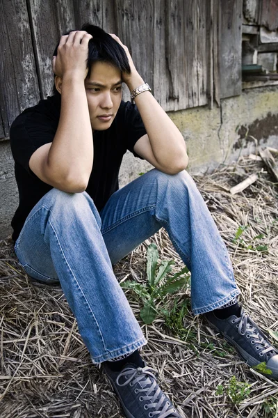 Estressado asiático masculino — Fotografia de Stock
