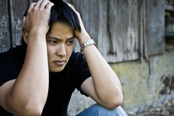 Stressato asiatico maschio — Foto Stock