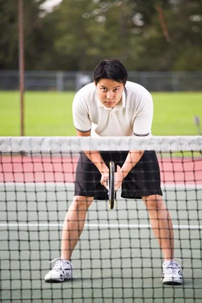 Ásia masculino jogar tênis — Fotografia de Stock