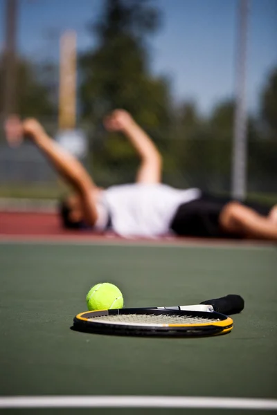 Glückliche Tennisspielerin nach Sieg — Stockfoto