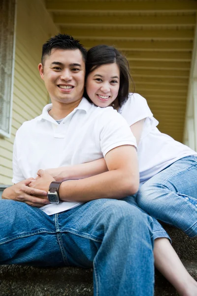 Boldog ázsiai pár — Stock Fotó