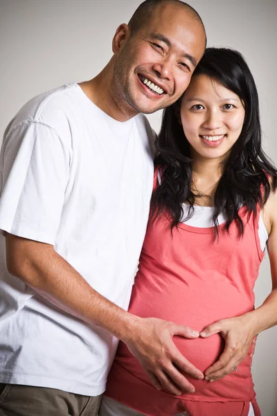 Έγκυος ασιατικές ζευγάρι — Φωτογραφία Αρχείου