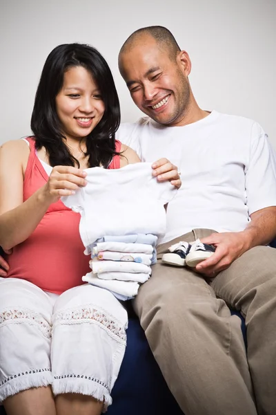 Happy expecting asian couple — Stock Photo, Image