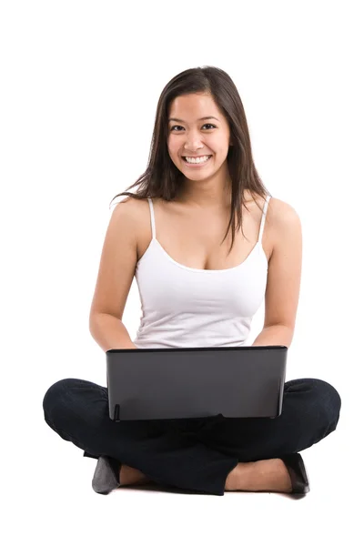 Asiatisk kvinna laptop — Stockfoto
