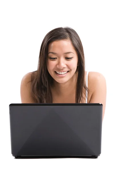 Azjatyckie kobiety laptopa — Zdjęcie stockowe