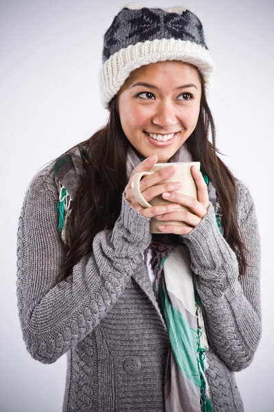 Mulher asiática bonita beber café — Fotografia de Stock