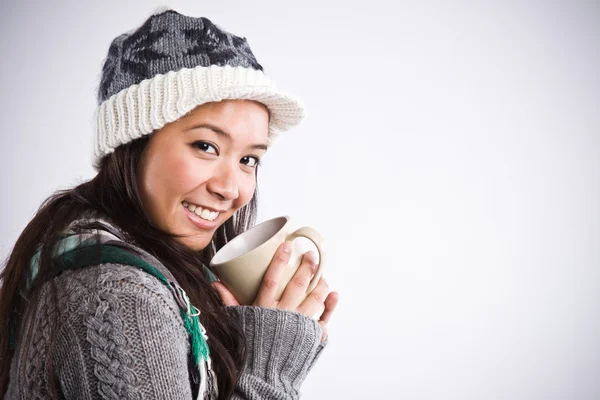 Hermosa mujer asiática beber café — Foto de Stock