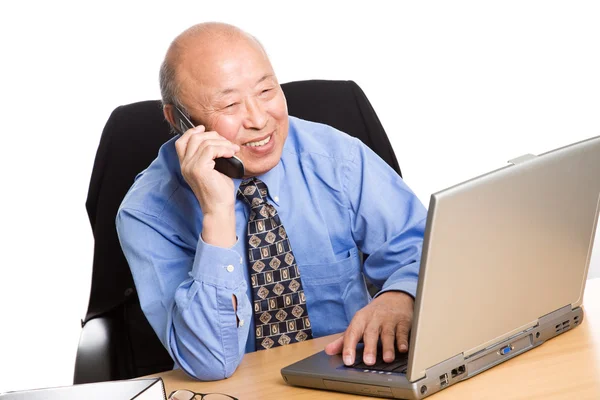 Travailler senior asiatique homme d'affaires — Photo
