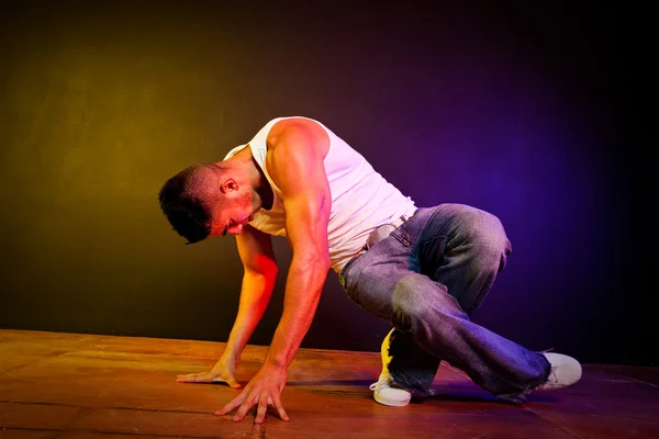 Hispanic male hip-hop dancing — Stock Photo, Image