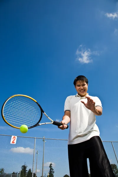 Jugador de tenis asiático — Foto de Stock