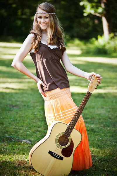 Gitar kız — Stok fotoğraf