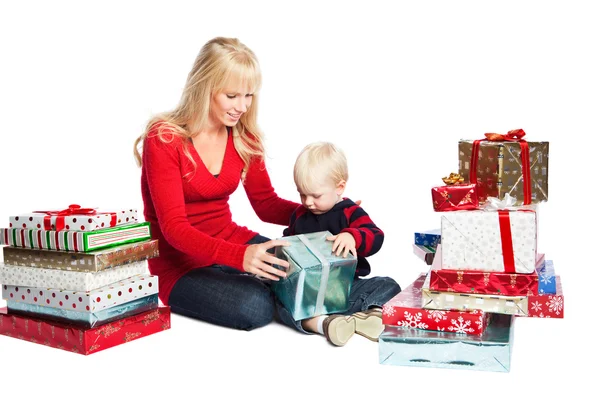 Weihnachtsgeschenke für Familien — Stockfoto