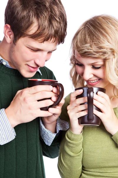 Çift holding Kahve kupaları — Stok fotoğraf