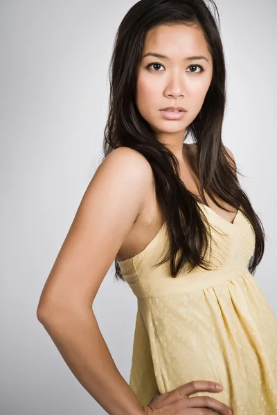 Vacker asiatisk kvinna — Stockfoto