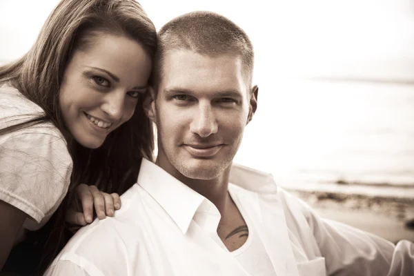 Glückliches kaukasisches Paar — Stockfoto