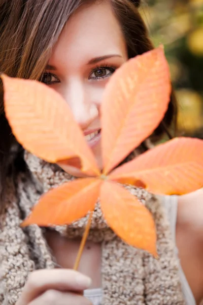 Szép őszi nő — Stock Fotó