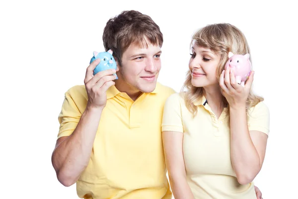 存钱的年轻夫妇 — 图库照片