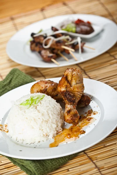 Saté van kip curry en varkensvlees — Stockfoto