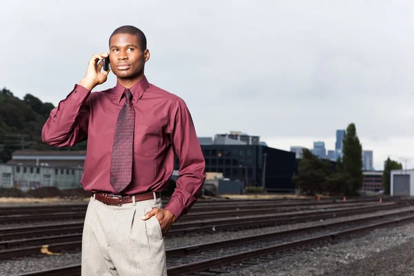 Telefon siyah iş adamı — Stok fotoğraf
